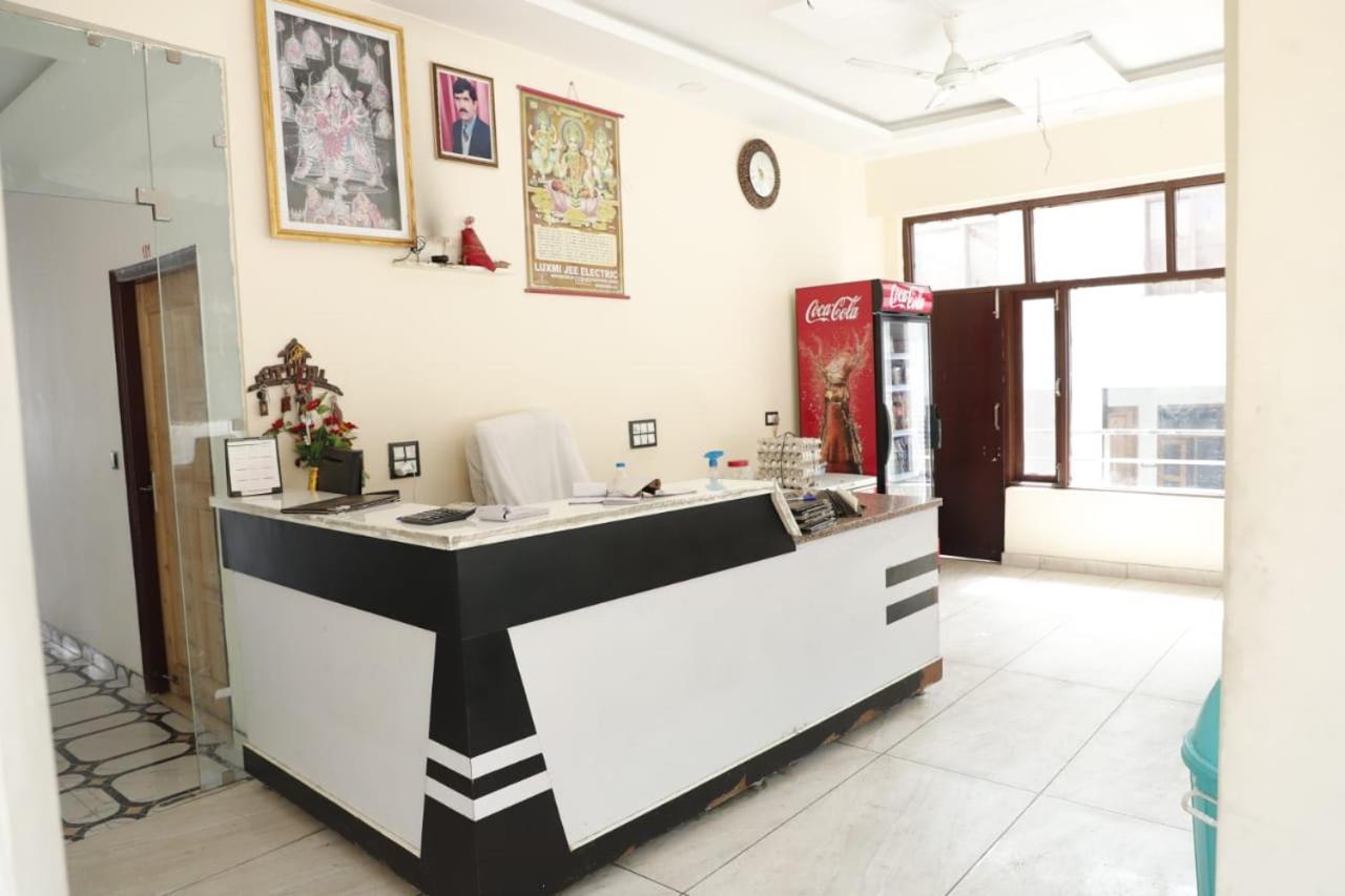 Rahul Hotel & Restaurant 무소리에 외부 사진
