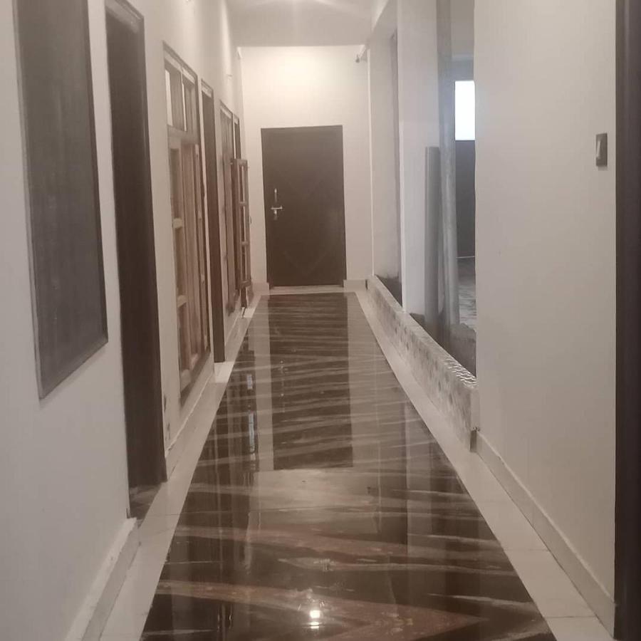 Rahul Hotel & Restaurant 무소리에 외부 사진